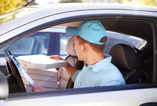 depositphotos_91883686-stock-photo-pizza-delivery-boy-in-car